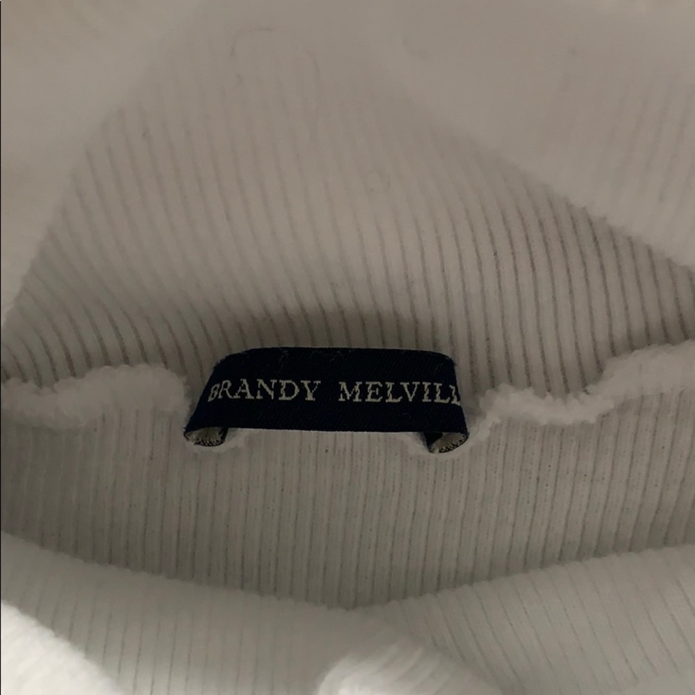 Brandy Melville Angela top